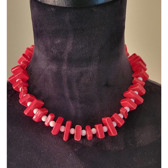 Vintage Red Squares & Round White Bead Statement Necklace 16.5 inch Fun Tribal - Picture 1 of 10